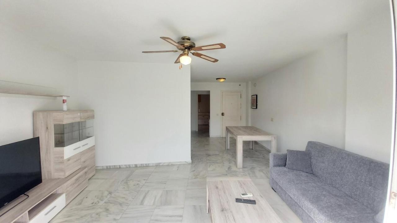 Del Parque Flats Meseta Swimmingpool Apartment ตอร์เรโมลิโนส ภายนอก รูปภาพ